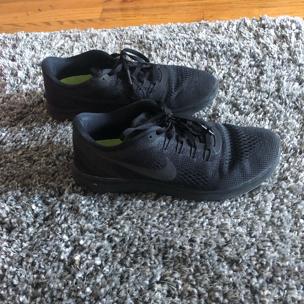 Black Nike Sneakers